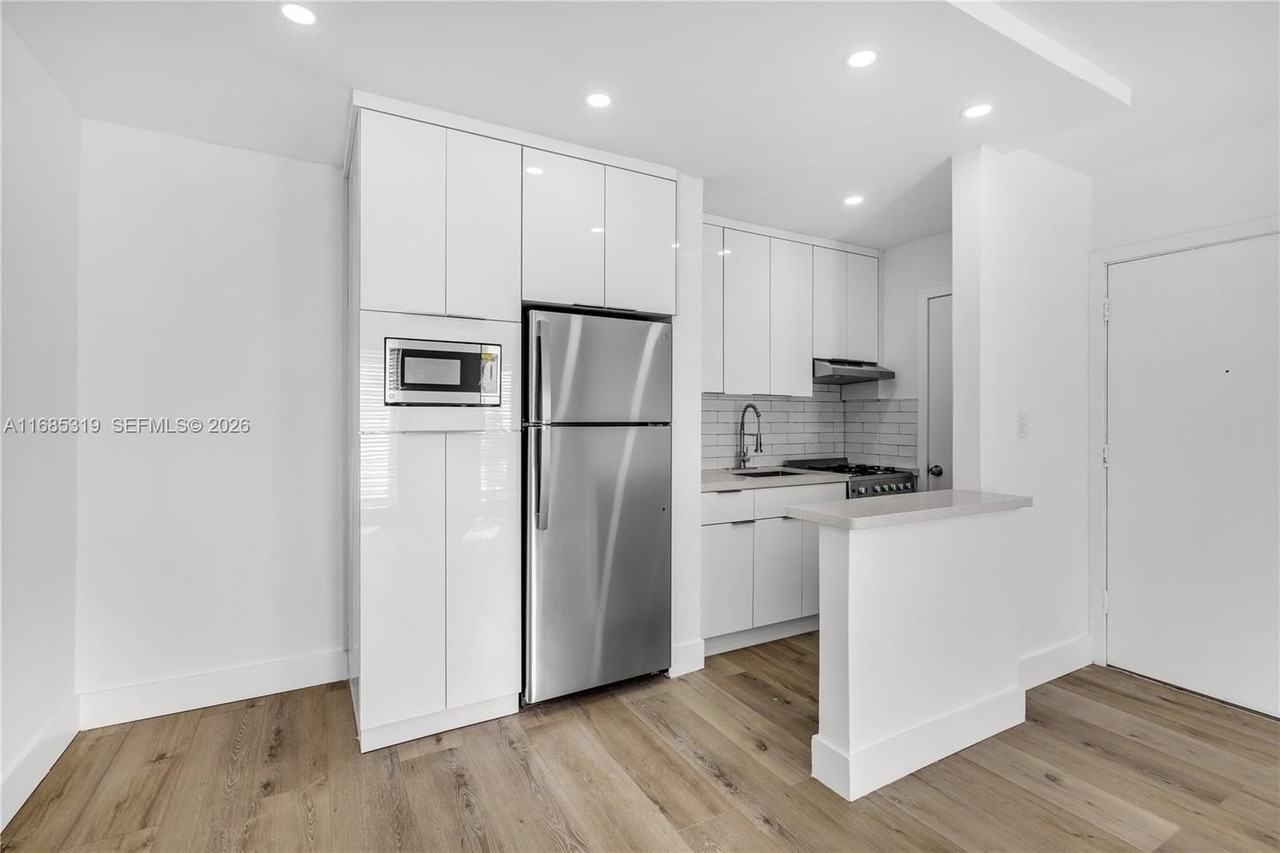 5991 Sw 76th St #C2 - Photo 3 of 10