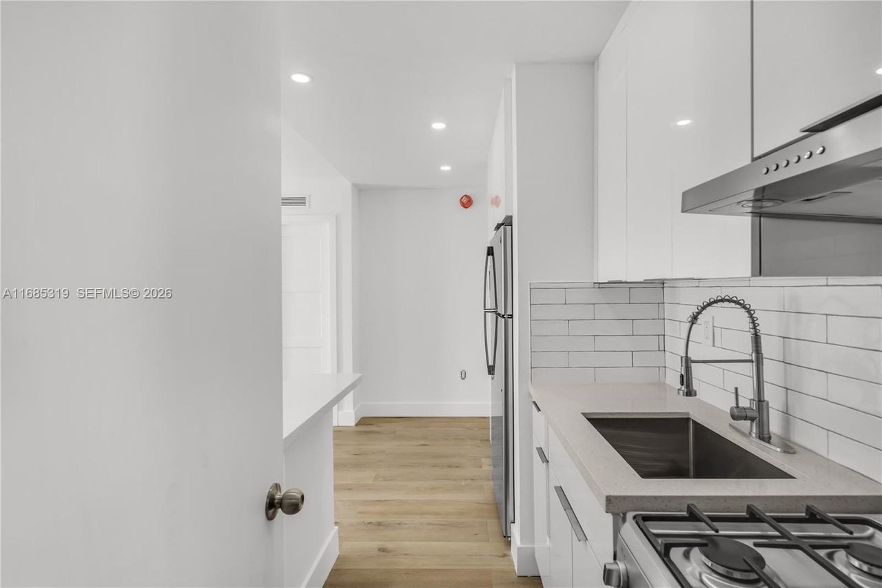 5991 Sw 76th St #C2 - Photo 4 of 10