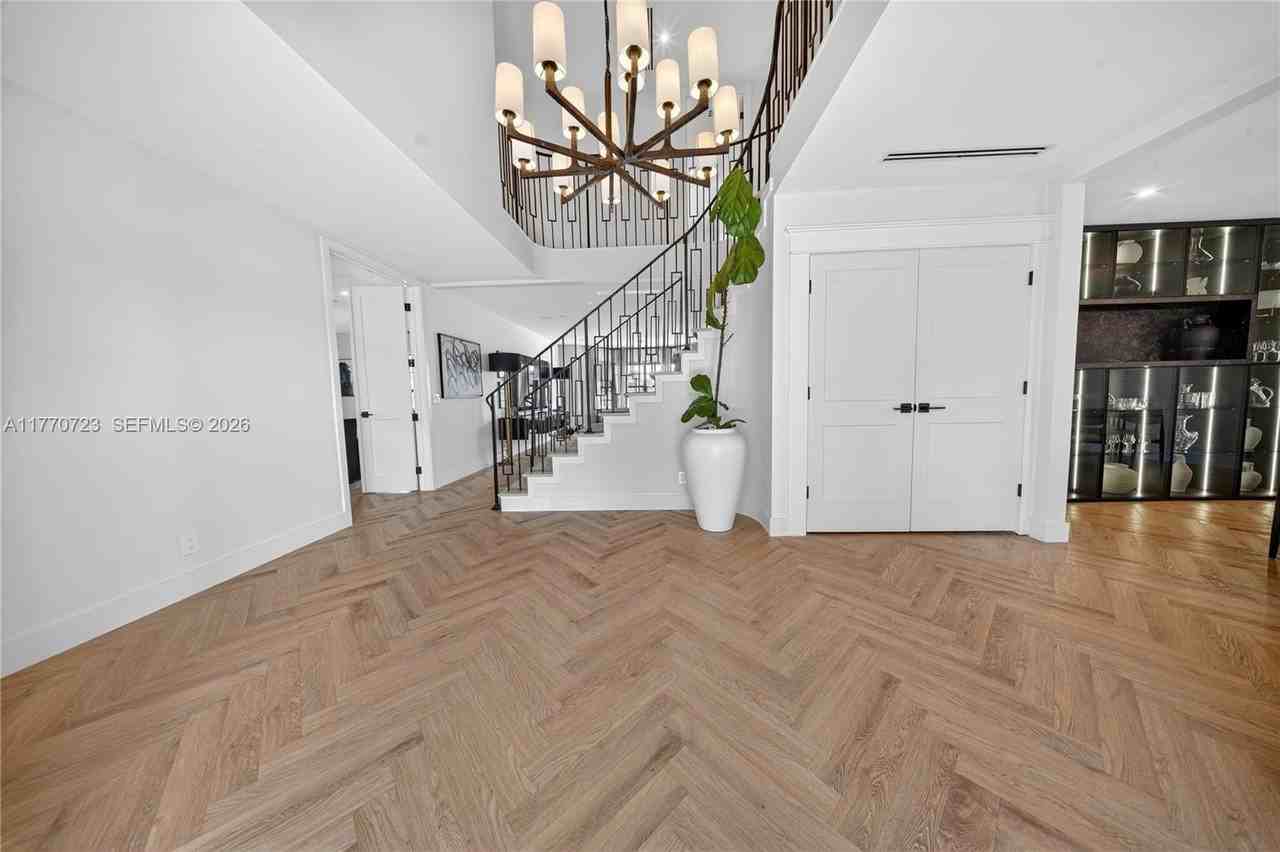 4312 Ne 22nd Ave - Photo 5 of 50