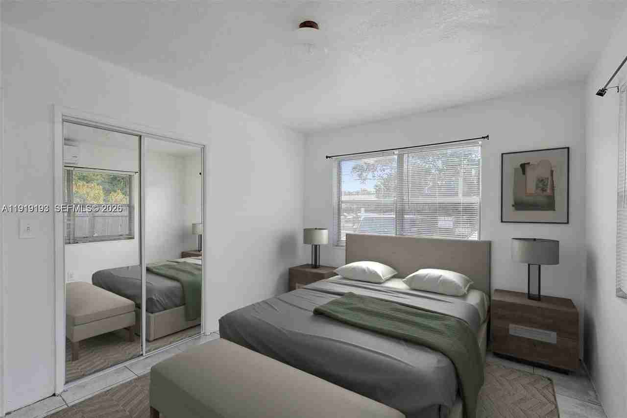 29 Sw 8th Ave #1 - Photo 6 of 17