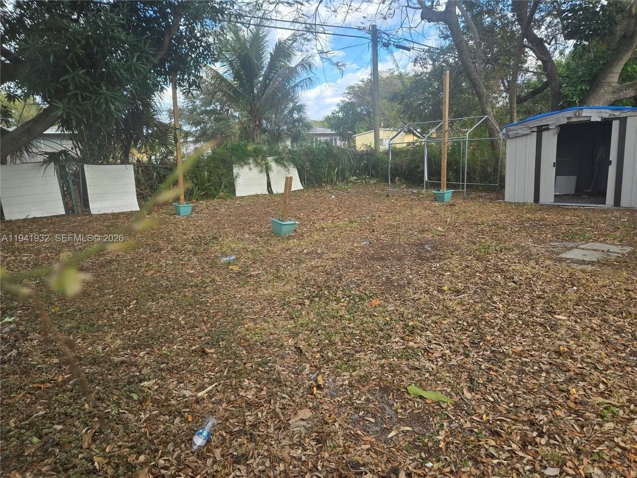 1645 Lauderdale Manor Dr #1645 - Photo 2 of 16