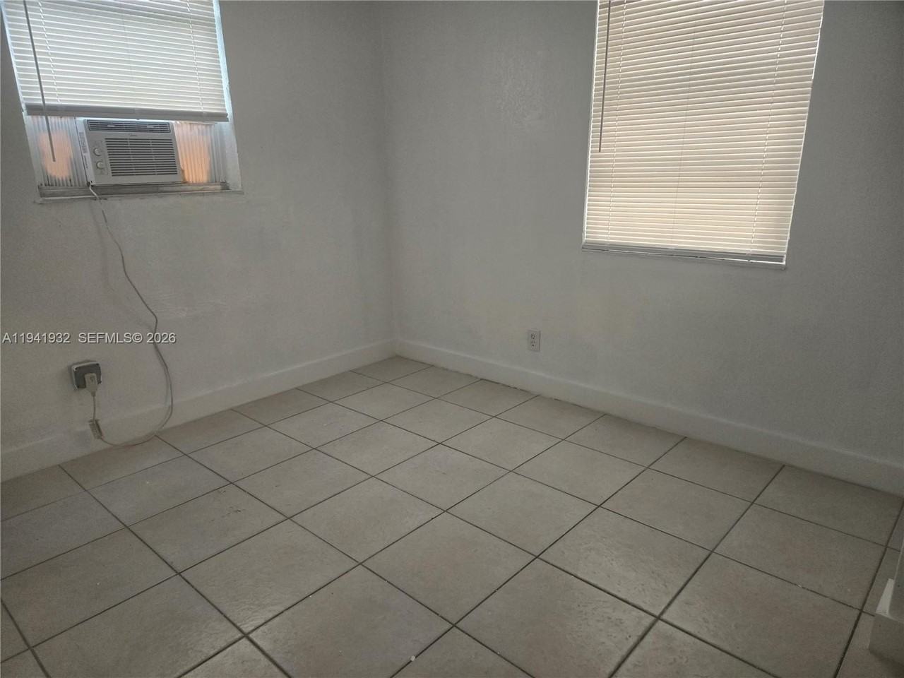 1645 Lauderdale Manor Dr #1645 - Photo 7 of 16