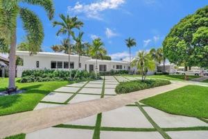 featured image of 2080 Ne 65th St