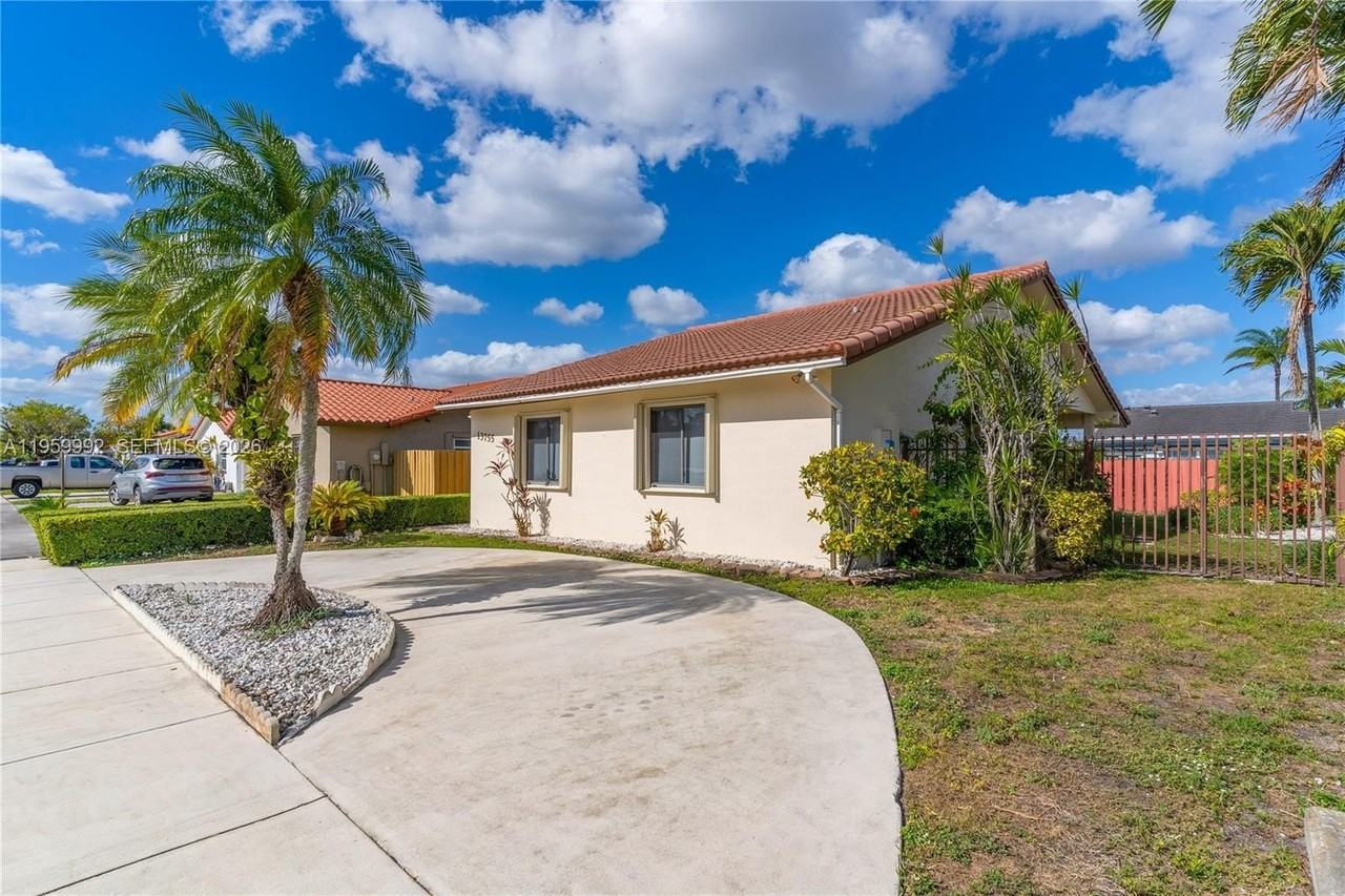 13755 Sw 23rd Ter #0 - Photo 4 of 39