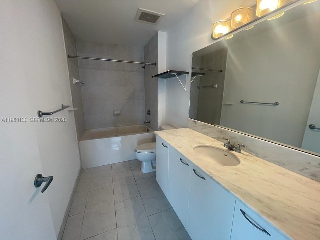 133 Ne 2nd Ave #1813 - Photo 3 of 7