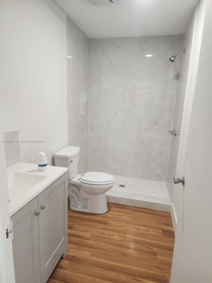 22966 Seaspray Pl #H - Photo 7 of 34