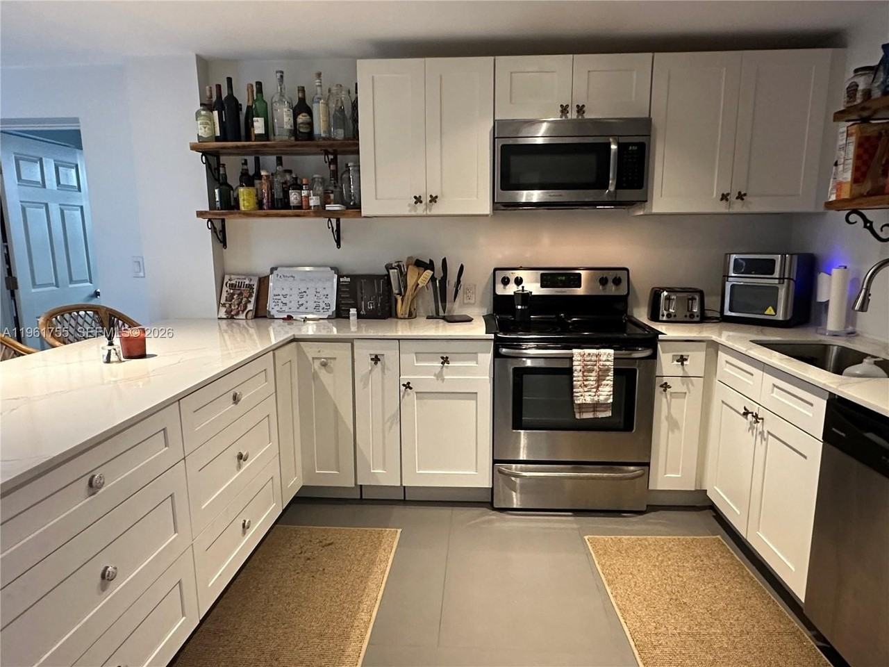 723 Ne 62nd St #TH1 - Photo 7 of 31