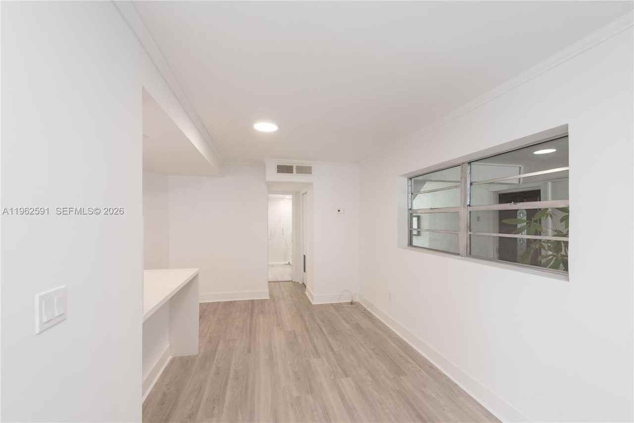 230 Sunrise Dr #1 - Photo 5 of 18