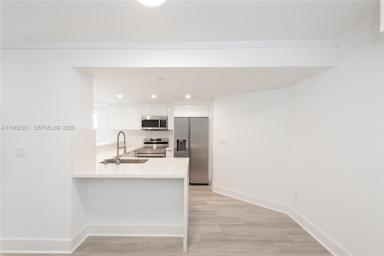 230 Sunrise Dr #1 - Photo 7 of 18