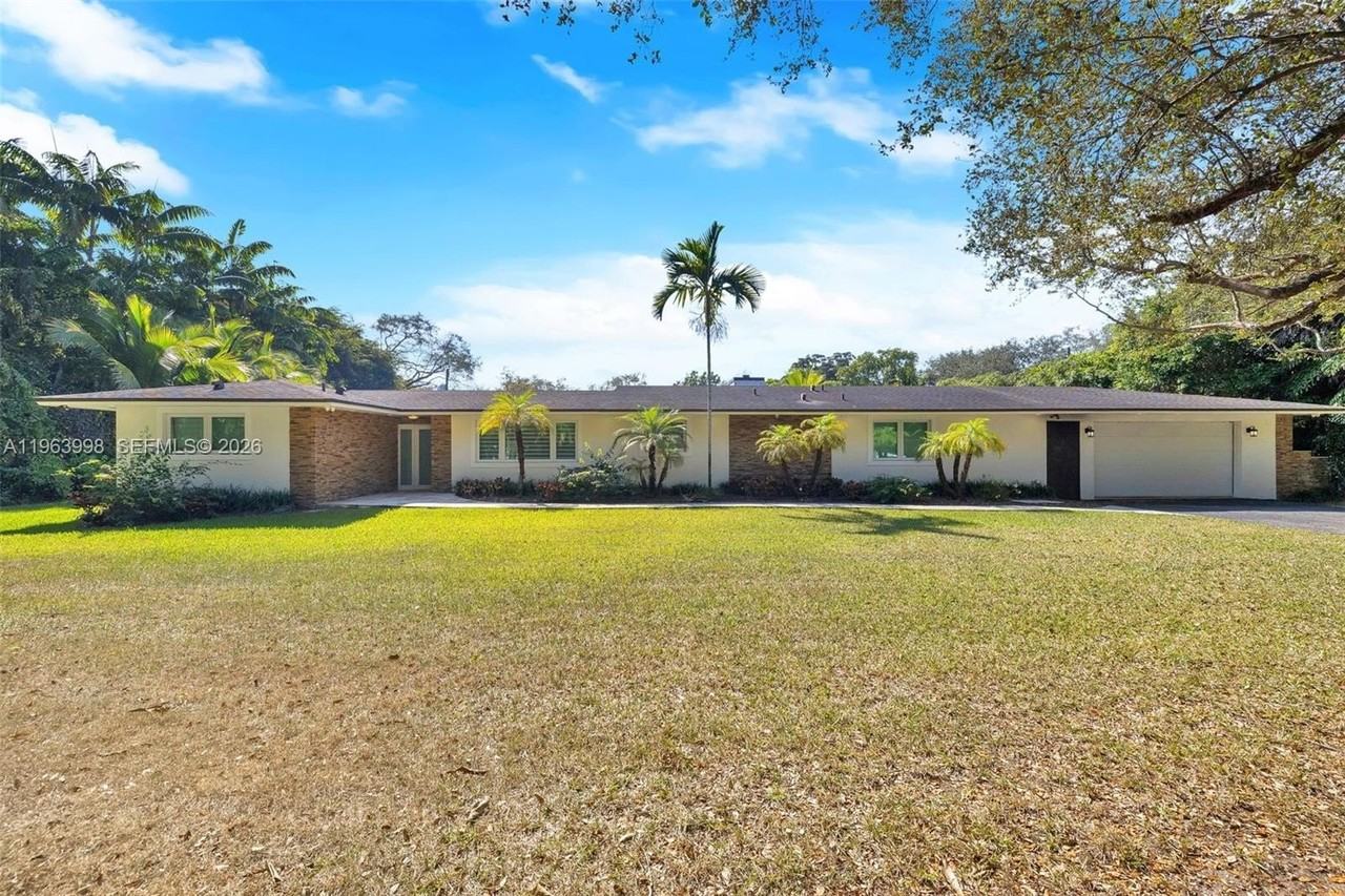 10110 Sw 66th St - Photo 5 of 42