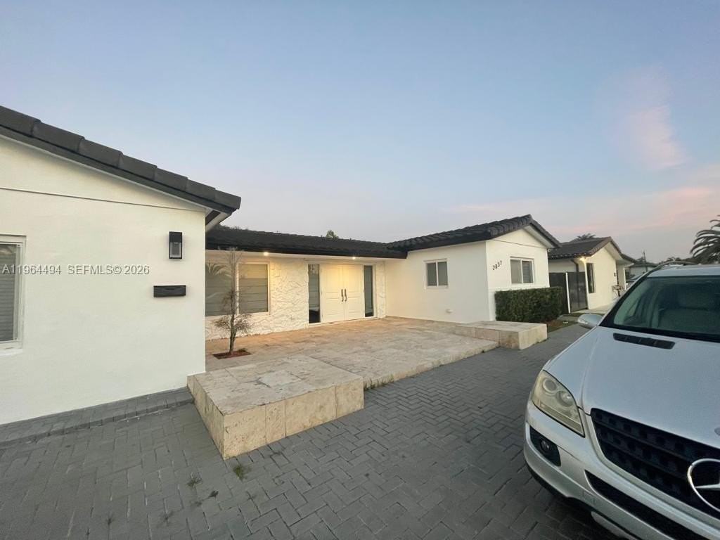 2837 Sw 126th Ave - Photo 3 of 16