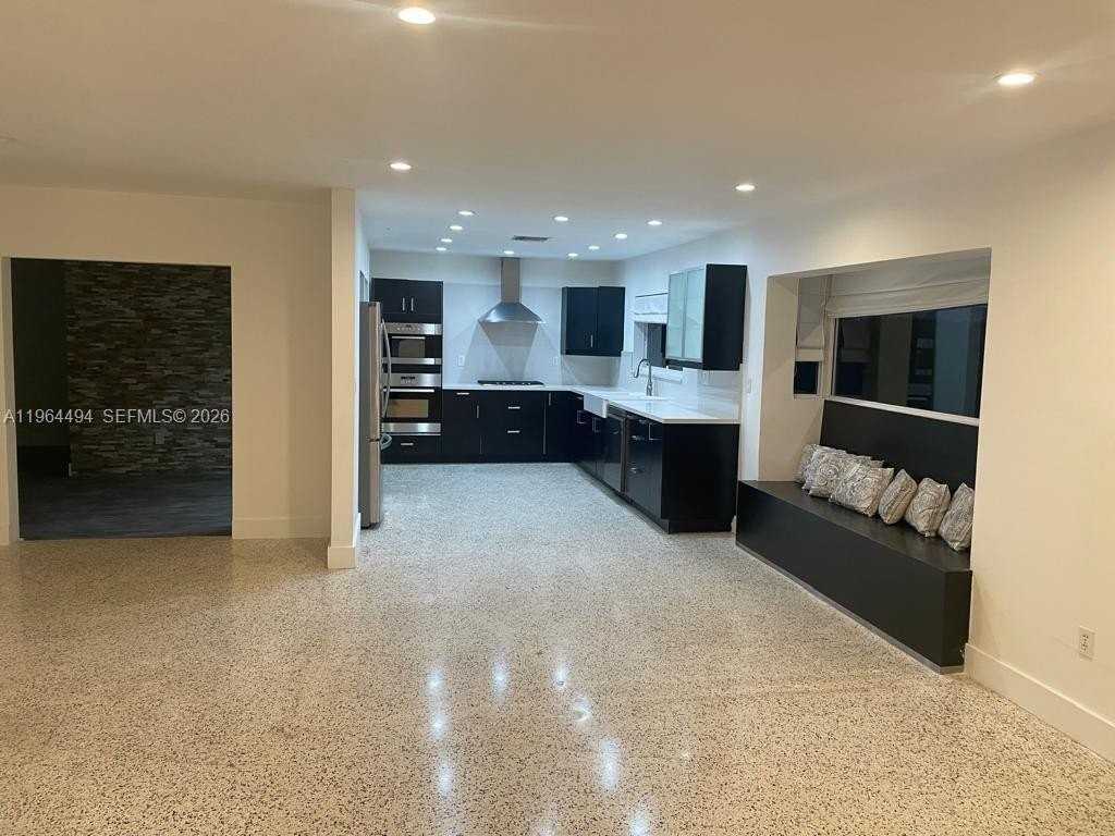 2837 Sw 126th Ave - Photo 4 of 16