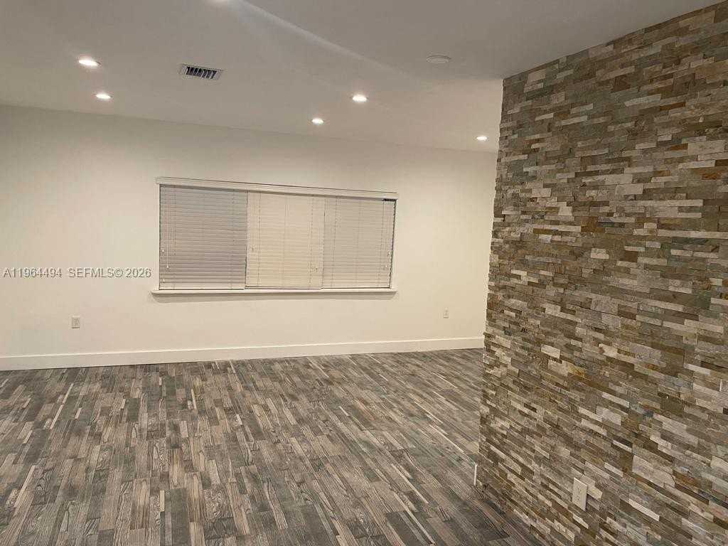 2837 Sw 126th Ave - Photo 6 of 16