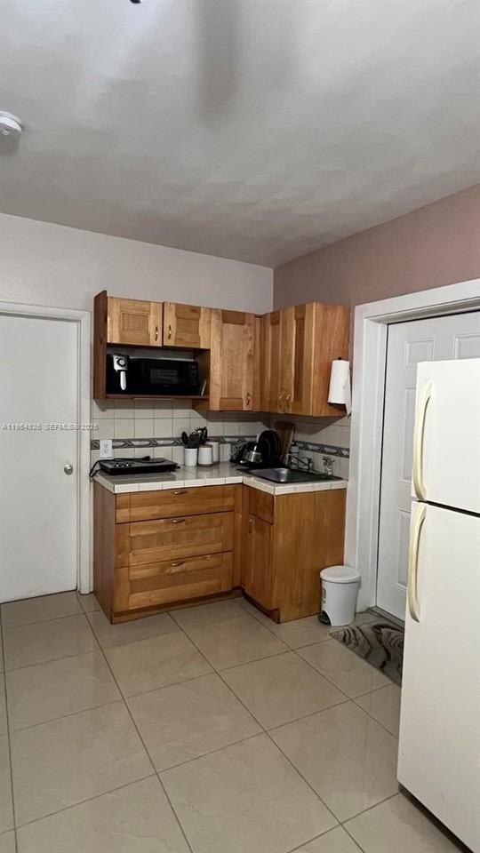 2622 Grant St #A - Photo 2 of 4