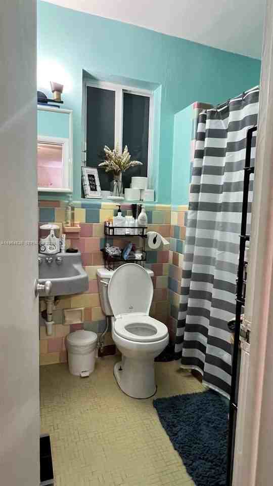 2622 Grant St #A - Photo 4 of 4