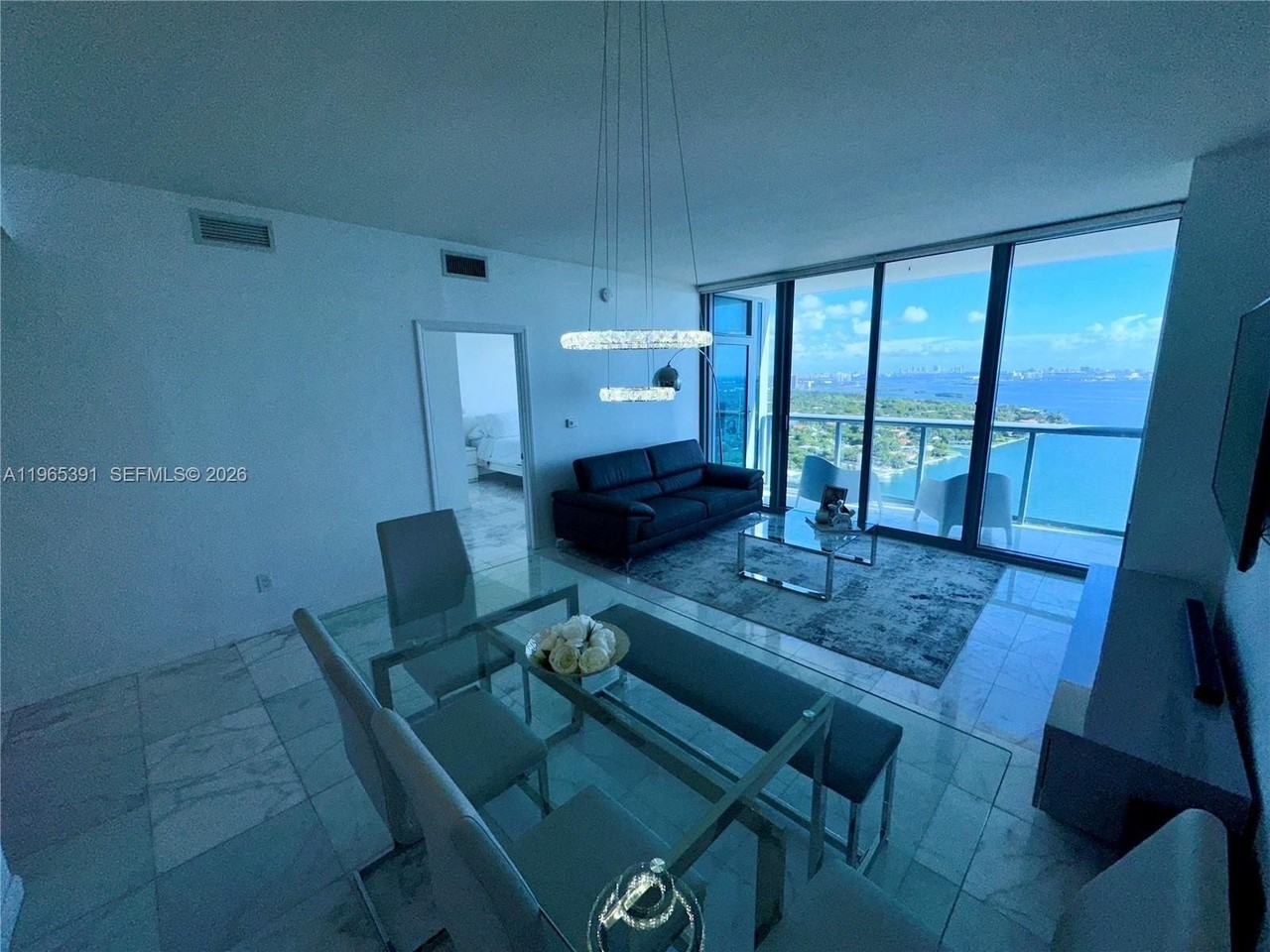 601 Ne 36th St #3111 - Photo 4 of 35