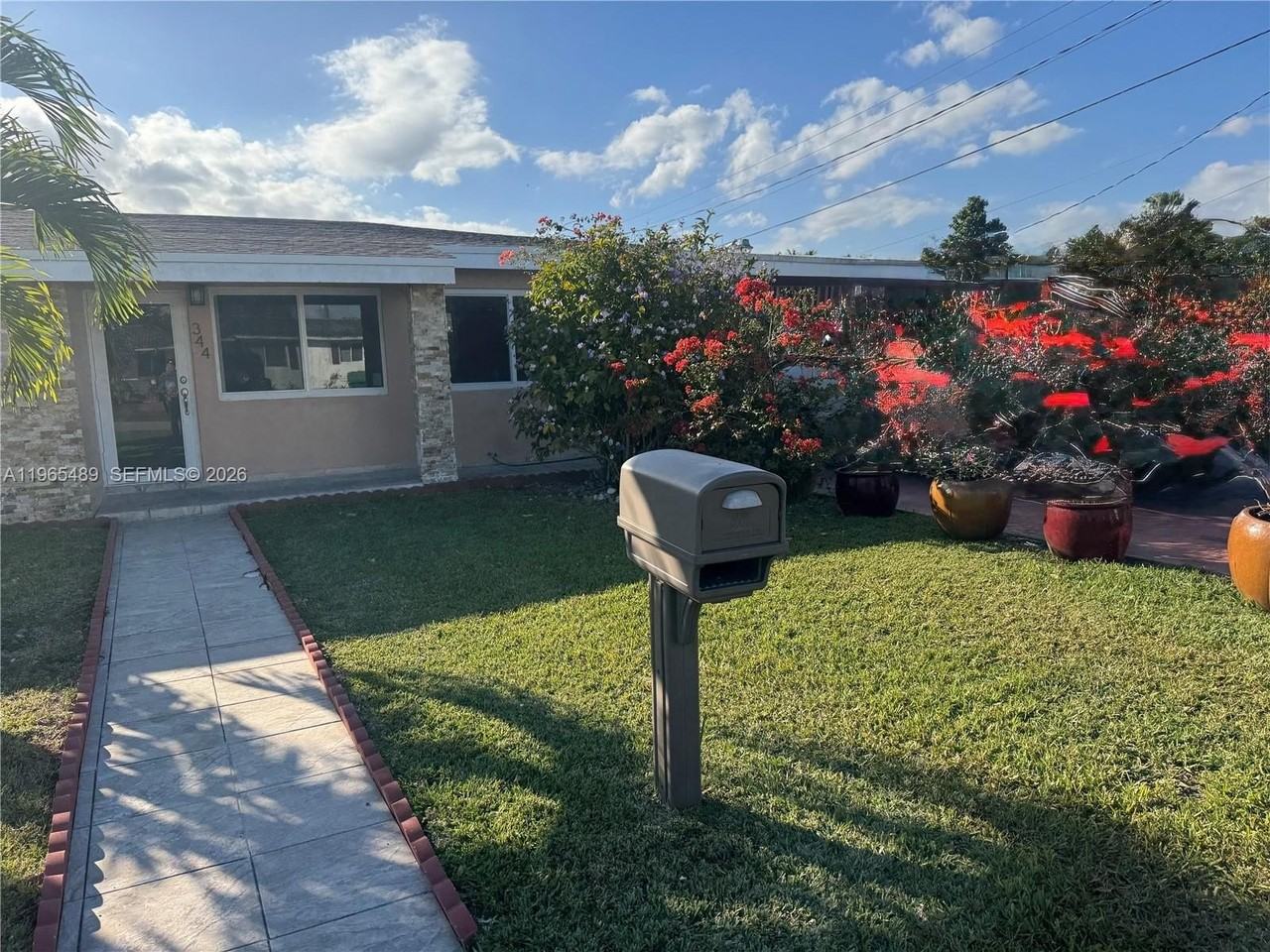 344 Sw 80th Ave - Photo 2 of 15