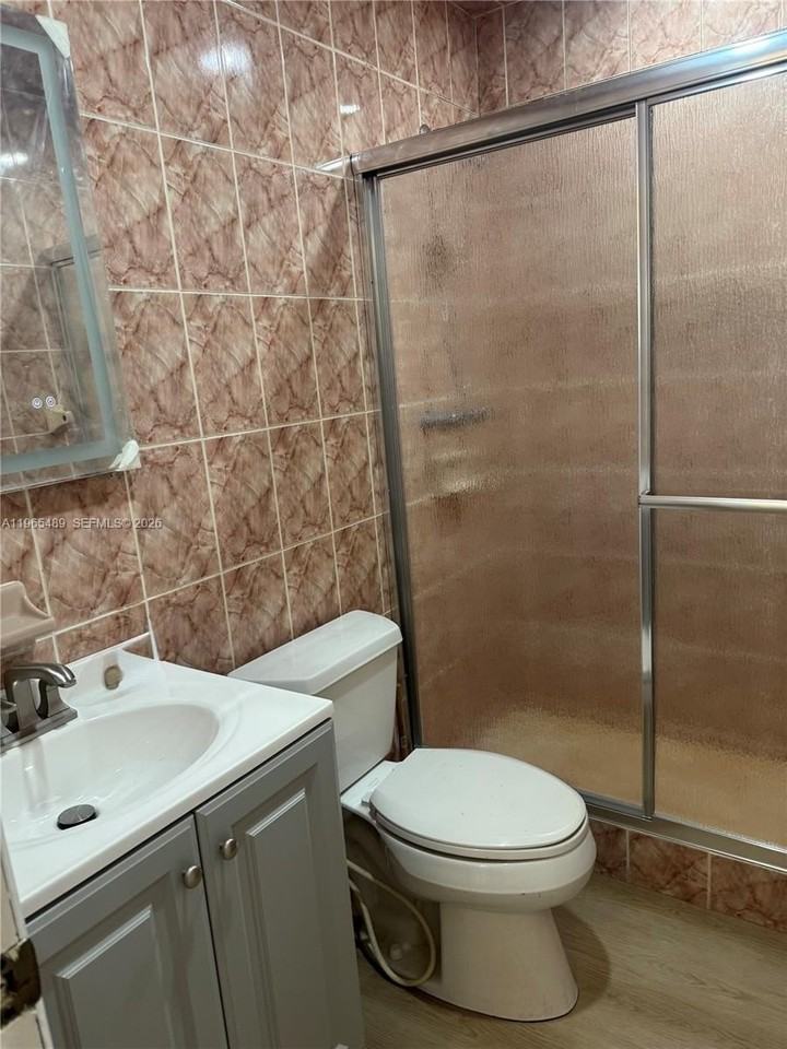 344 Sw 80th Ave - Photo 7 of 15