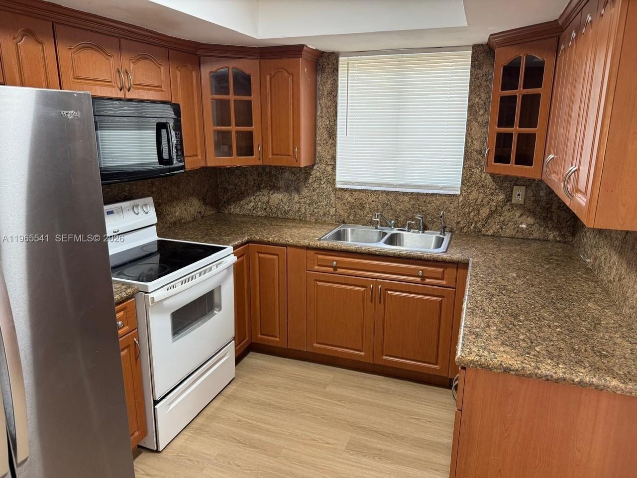 7520 W 15th Ct - Photo 3 of 23