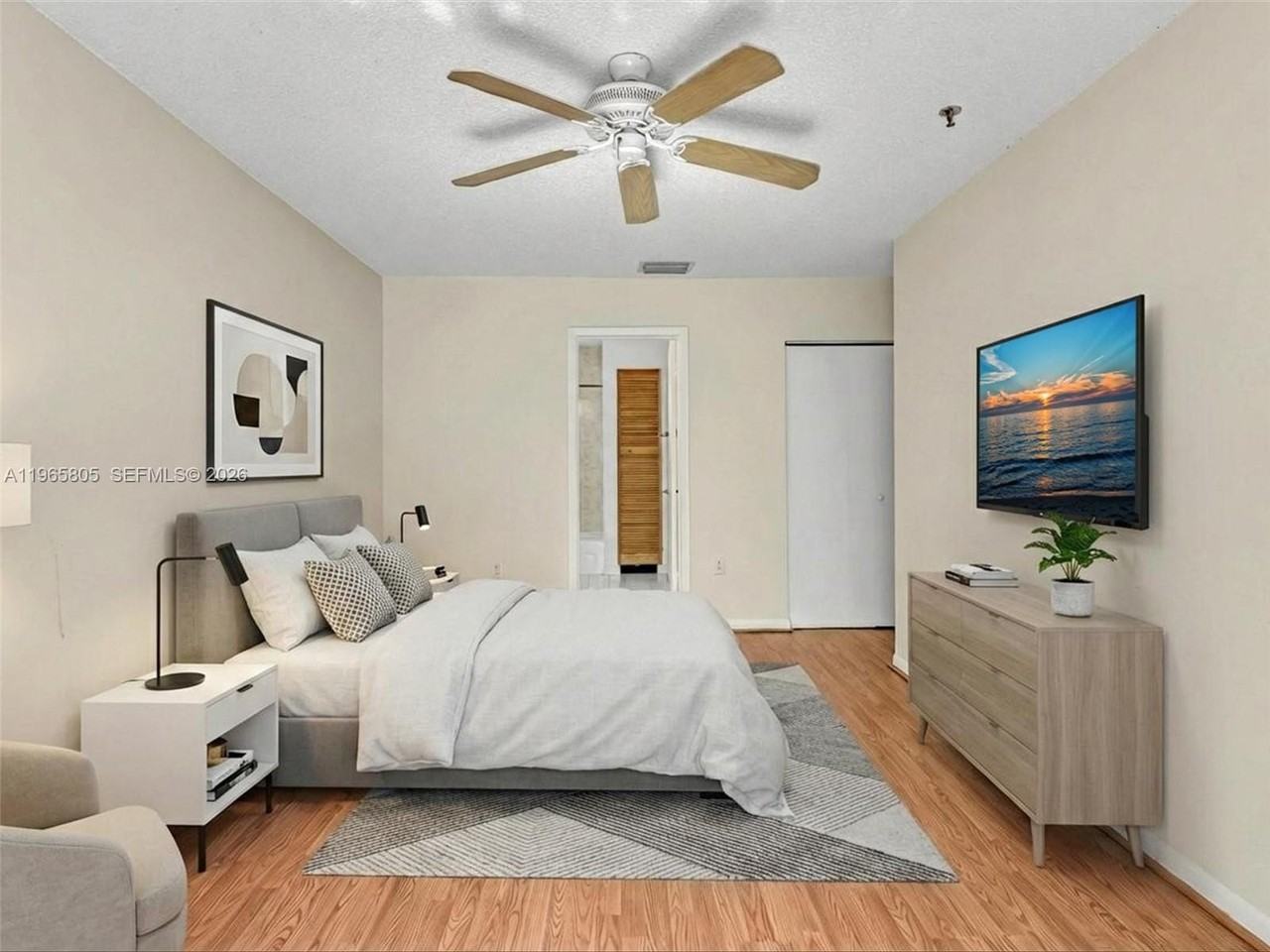 240 Sw 15th Rd #112 - Photo 4 of 47