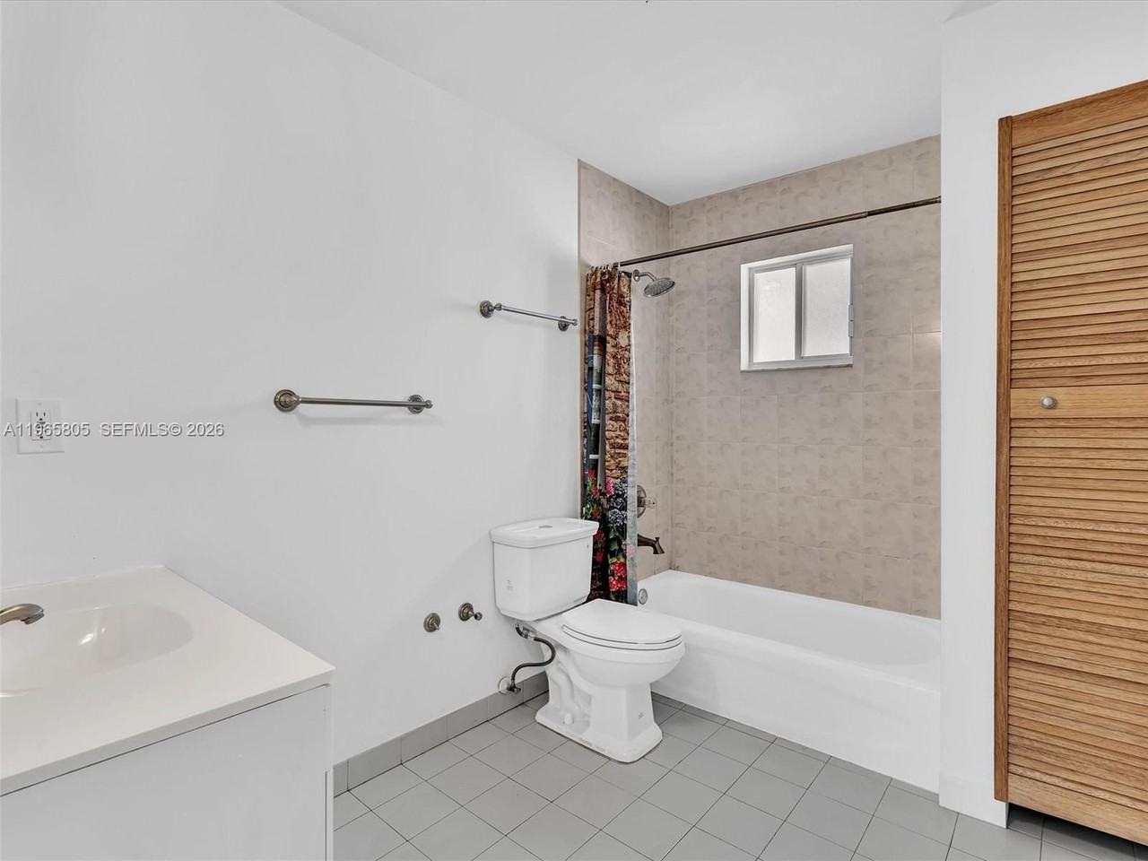 240 Sw 15th Rd #112 - Photo 5 of 47