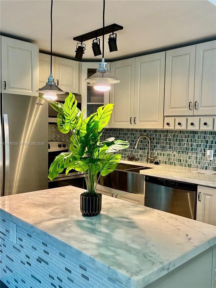 67 Harwood H #H - Photo 4 of 18