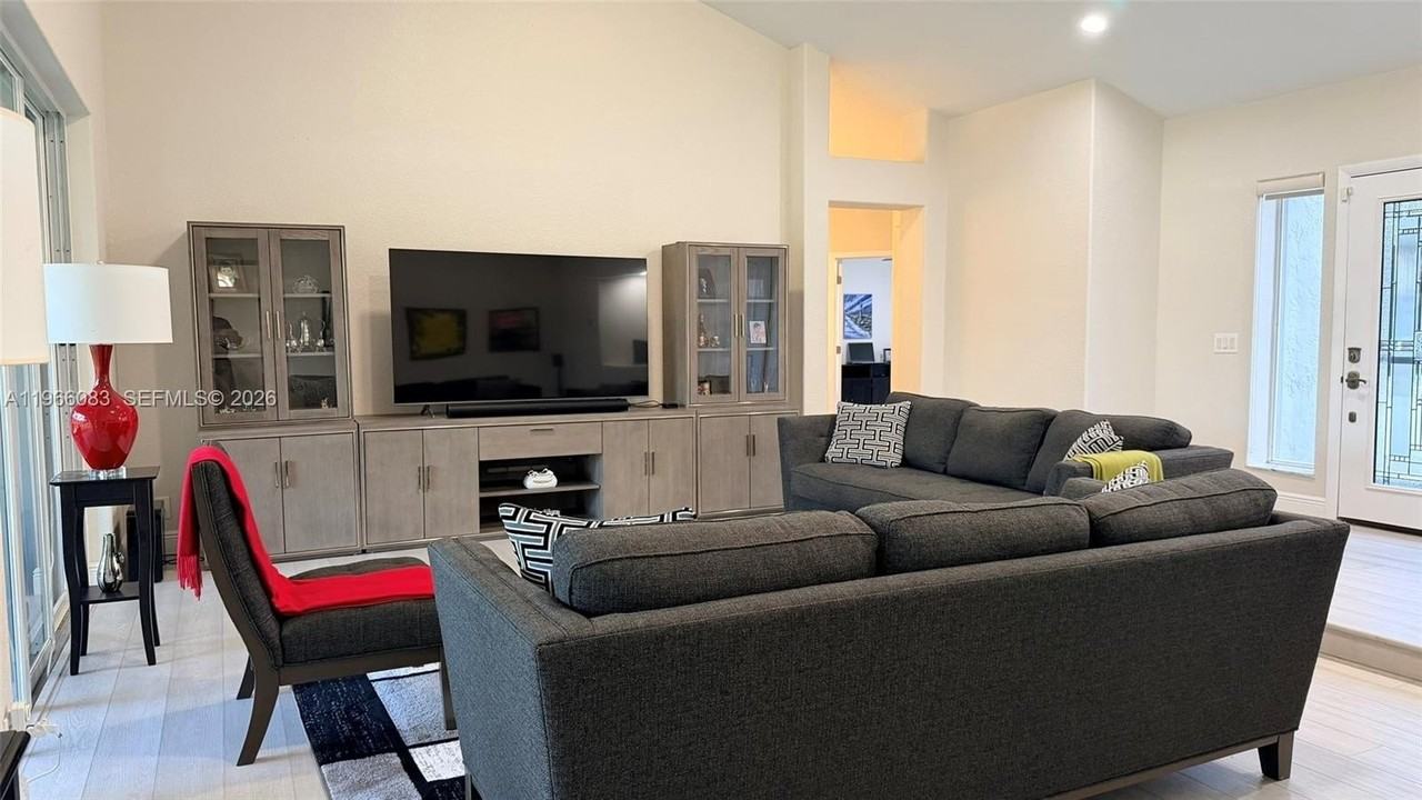 582 Spinnaker - Photo 5 of 20