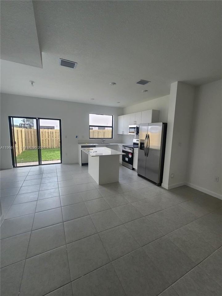 23331 Sw 128th Ave #23331 - Photo 4 of 16