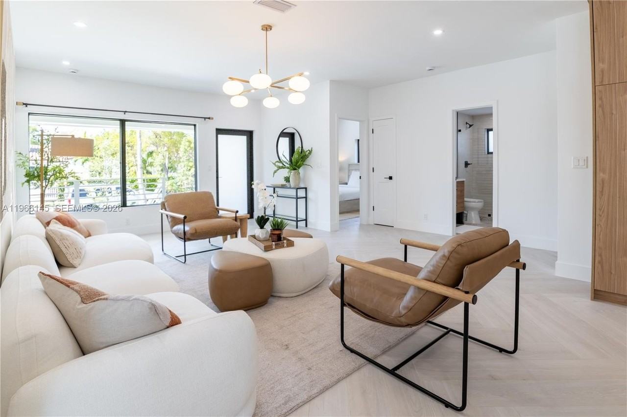 1420 Sw 17th St #0 - Photo 2 of 49