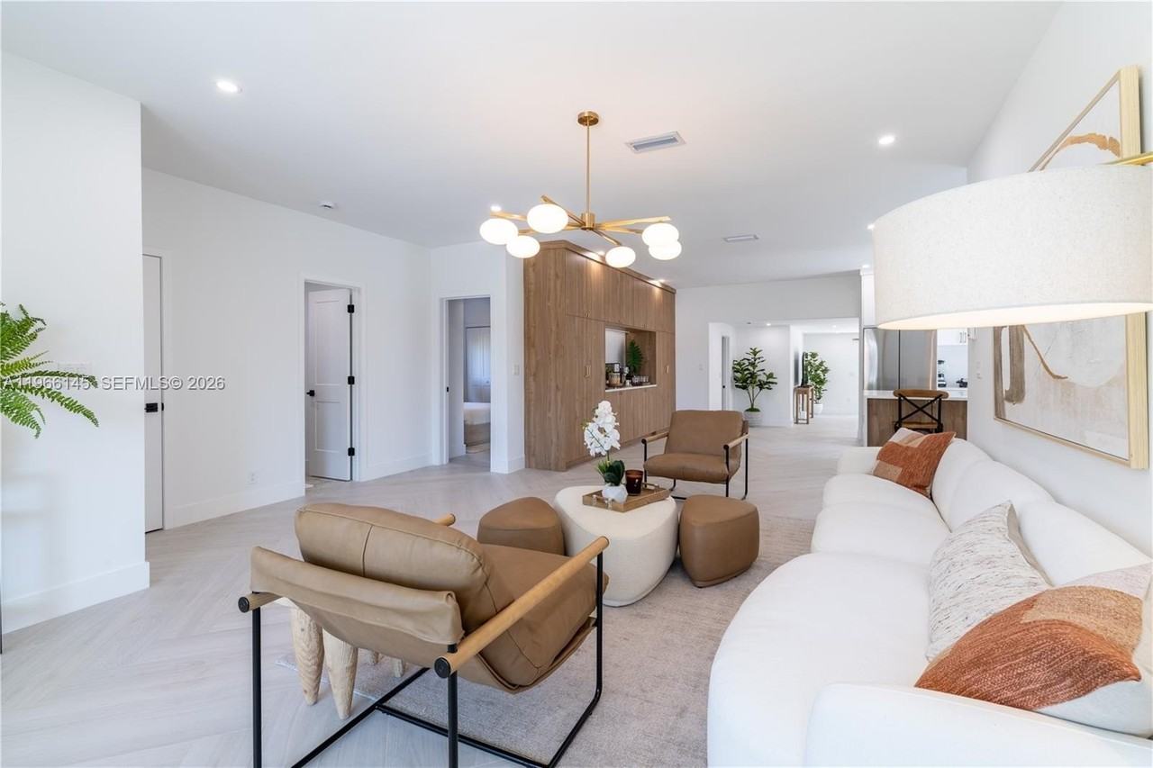 1420 Sw 17th St #0 - Photo 4 of 49