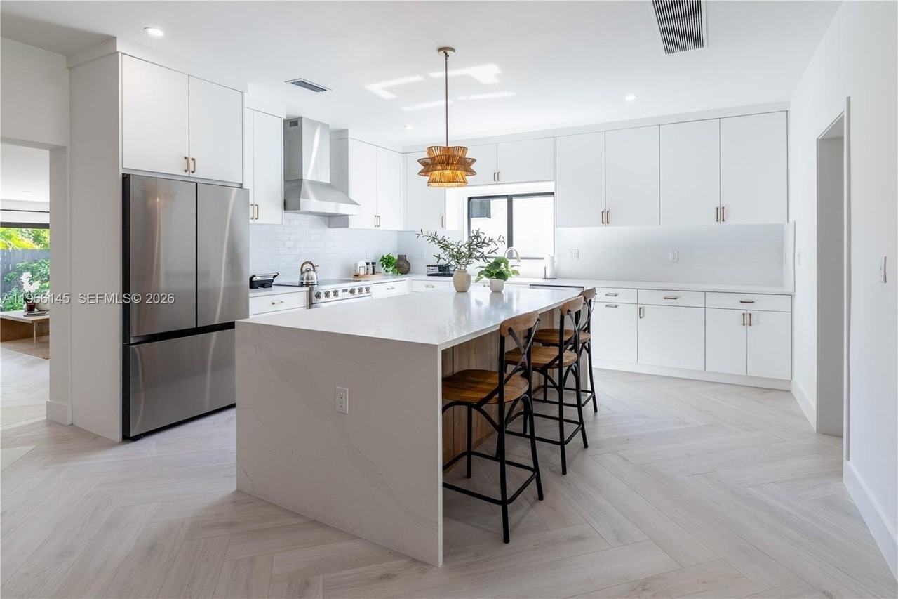 1420 Sw 17th St #0 - Photo 7 of 49