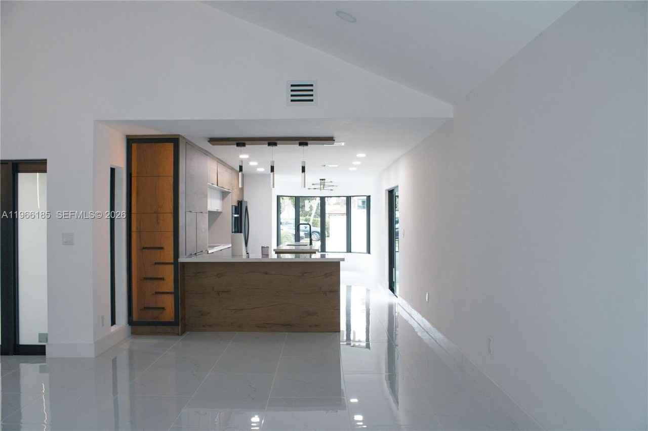 10433 Sw 118th Ct #0 - Photo 2 of 32