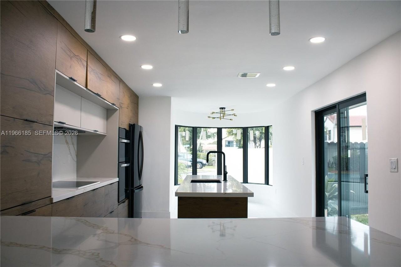 10433 Sw 118th Ct #0 - Photo 7 of 32