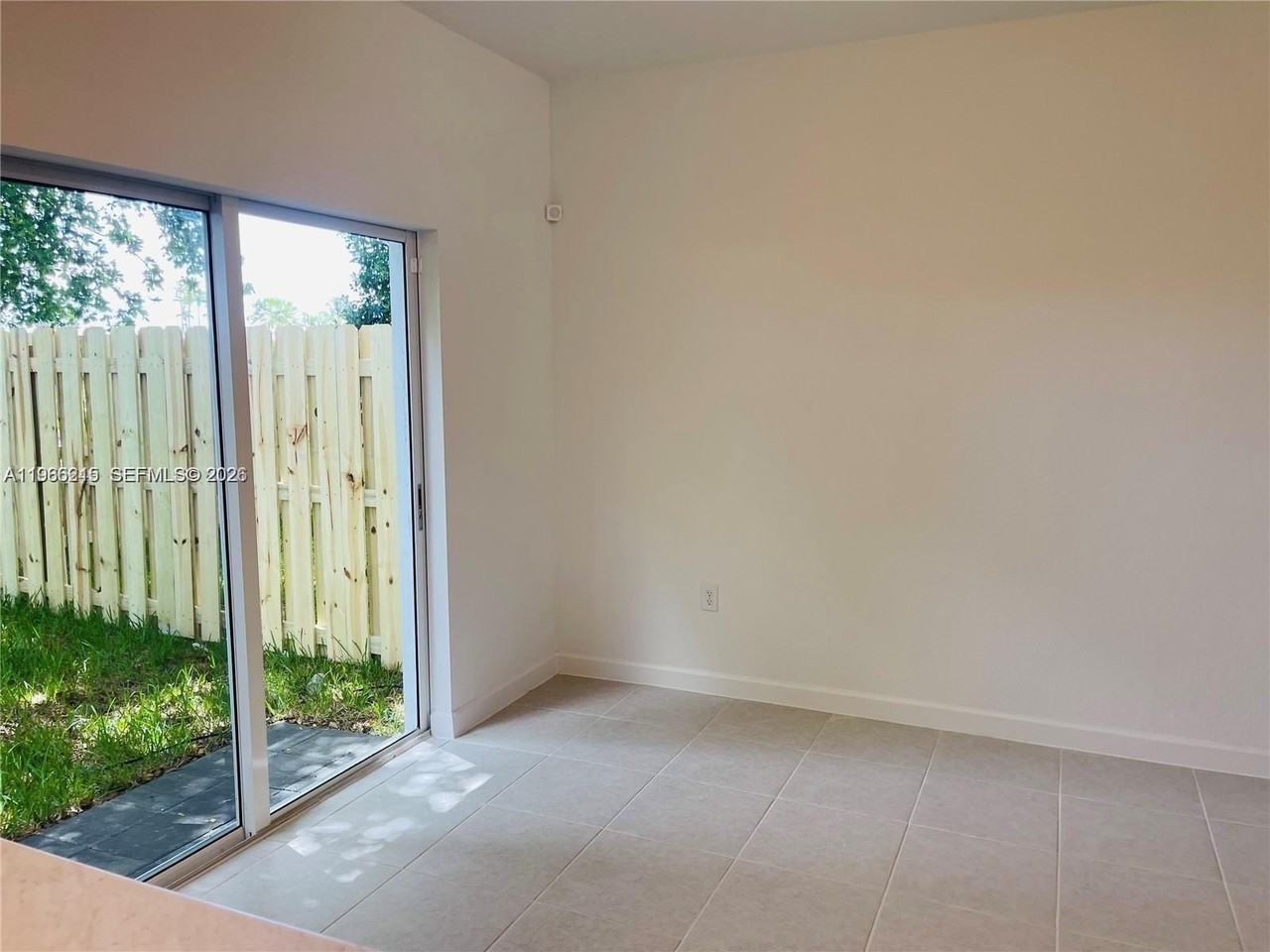 1695 Se 27th Rd #1695 - Photo 3 of 12