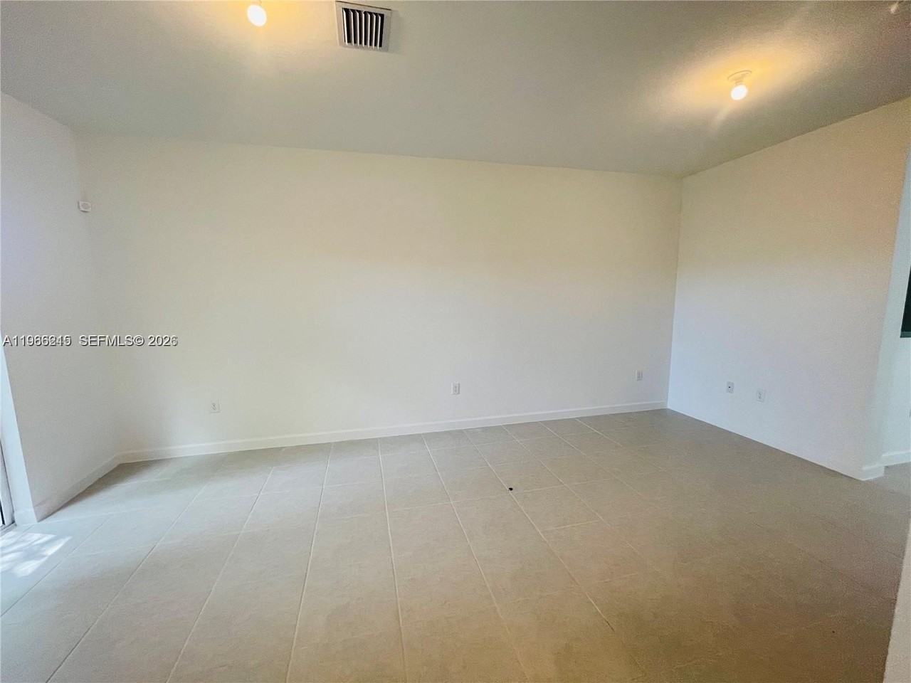 1695 Se 27th Rd #1695 - Photo 4 of 12