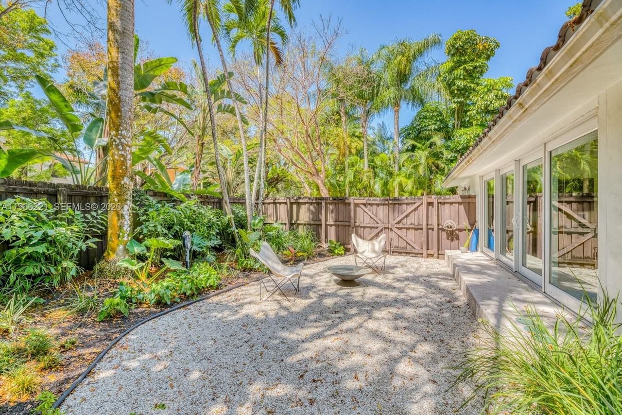 4071 Barbarossa Ave - Photo 3 of 20