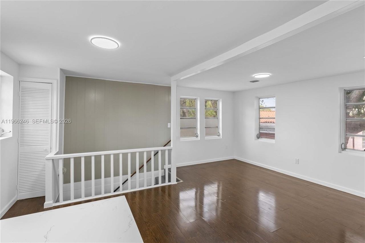 1408 Sw 19th Ter #1406 - Photo 3 of 12