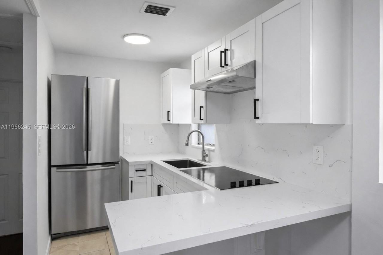 1408 Sw 19th Ter #1406 - Photo 5 of 12