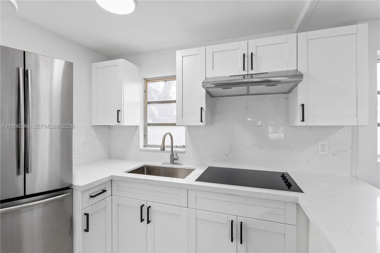 1408 Sw 19th Ter #1406 - Photo 6 of 12