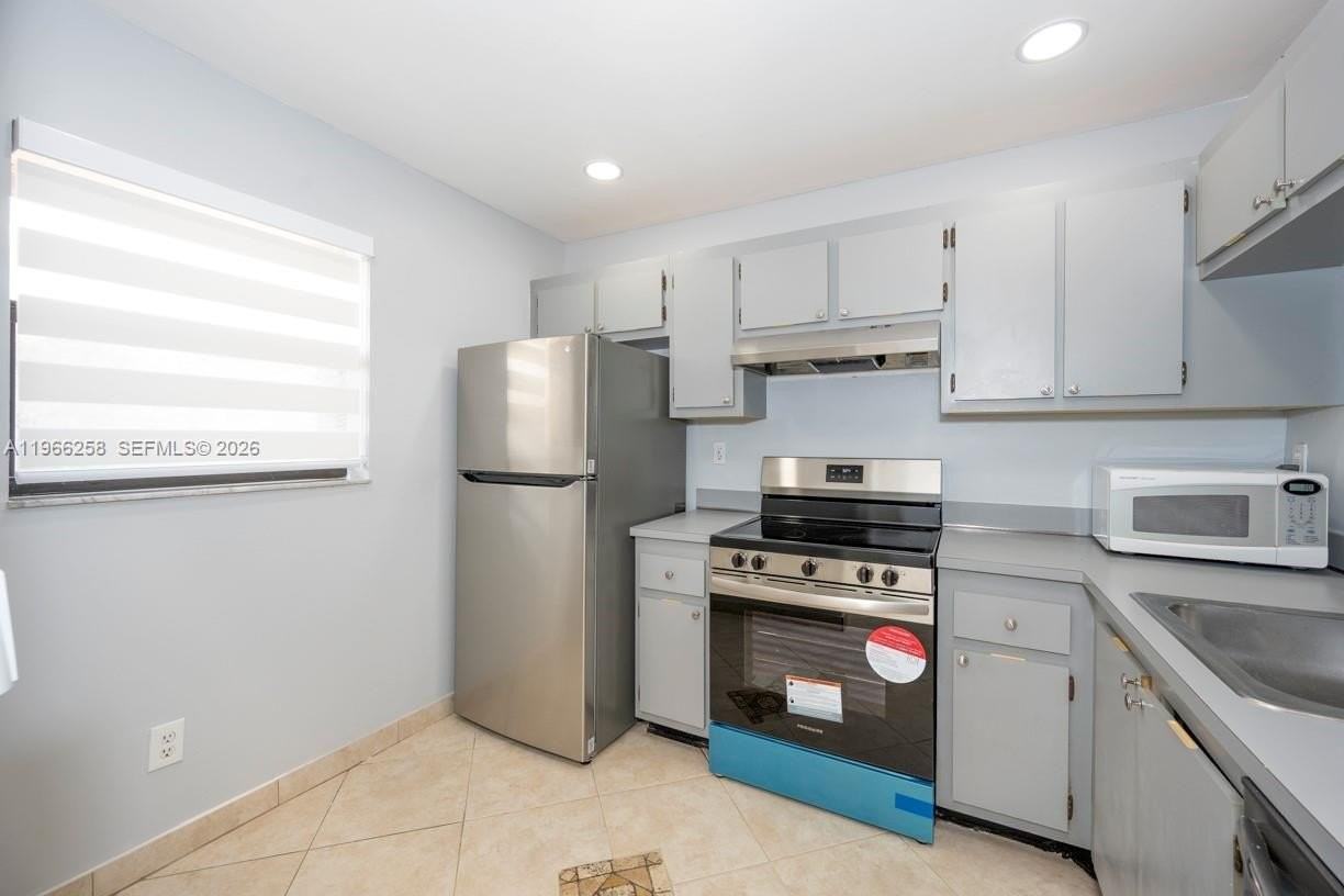 10537 Nw 11th St #202 - Photo 3 of 22