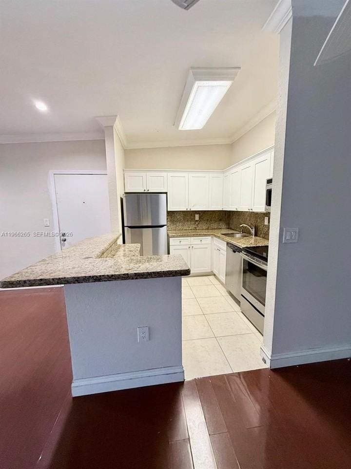 801 Ne 199th St #204-10 - Photo 7 of 15