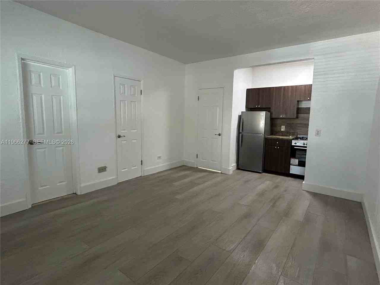 1007 Pennsylvania Ave #14 - Photo 2 of 12