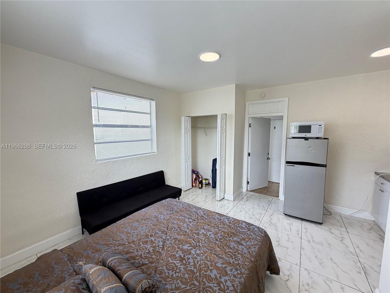 912 Nw 9th Ave #9 - Photo 4 of 12