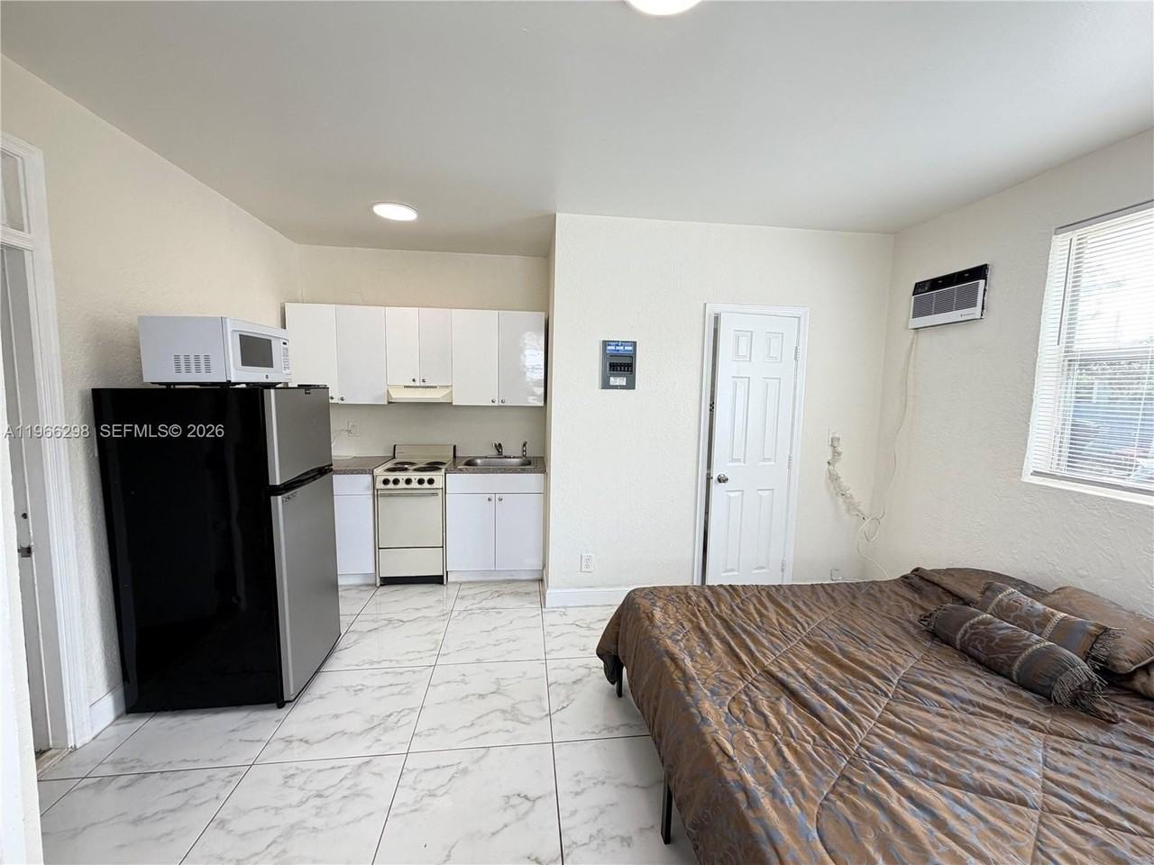 912 Nw 9th Ave #9 - Photo 5 of 12