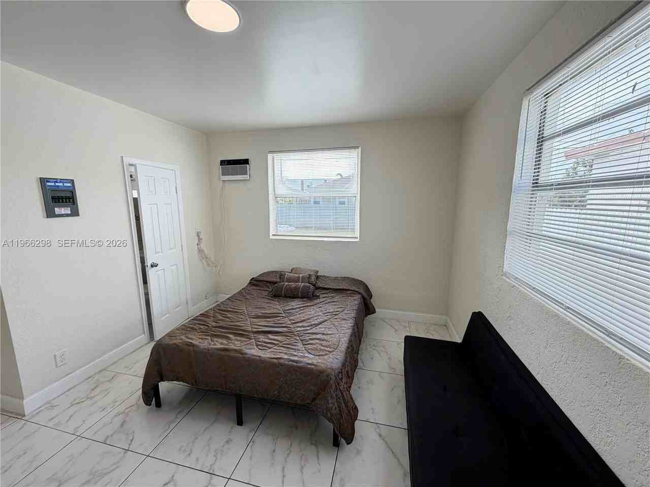 912 Nw 9th Ave #9 - Photo 6 of 12