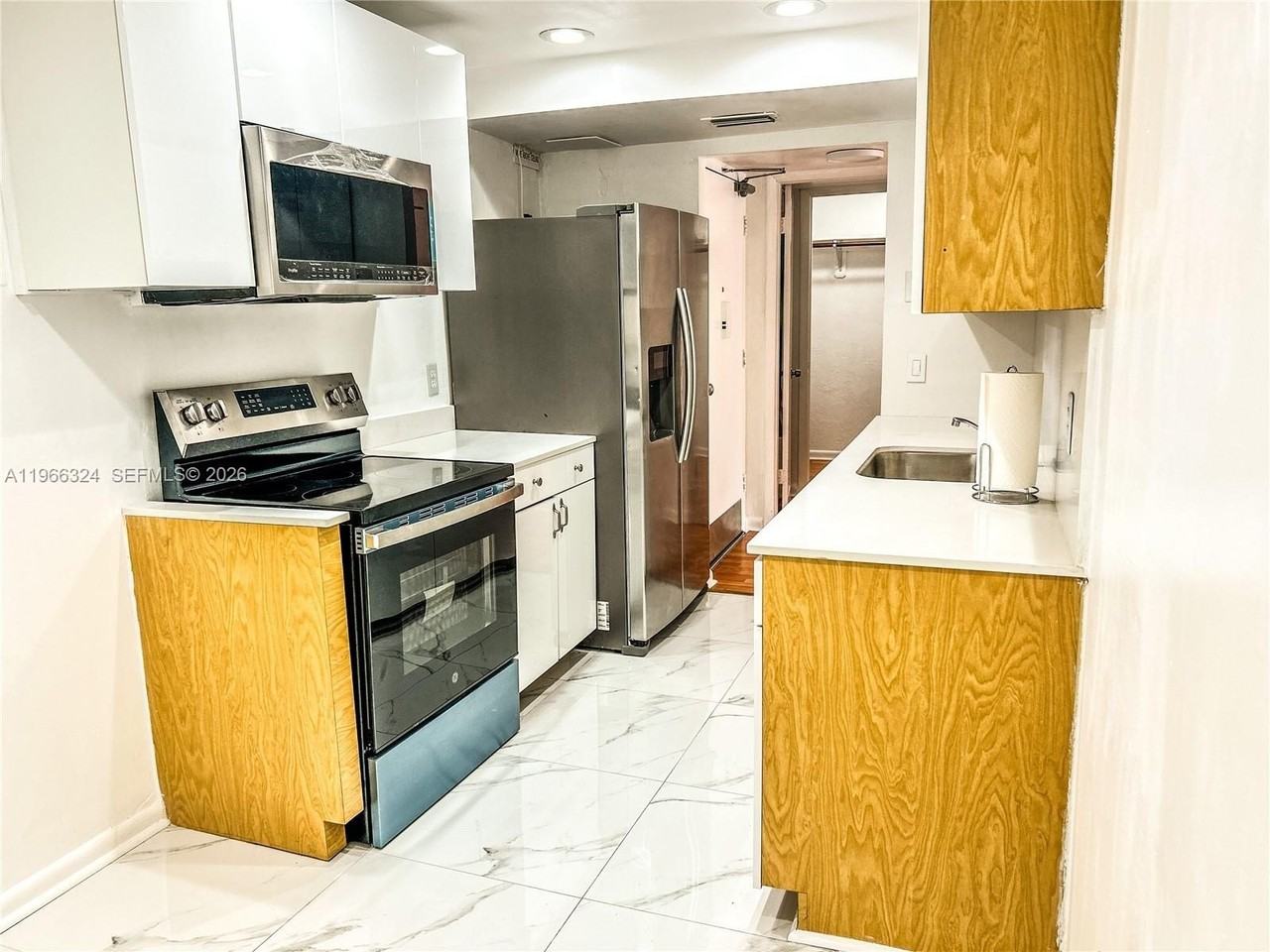 3860 Ne 170th St #311 - Photo 5 of 15