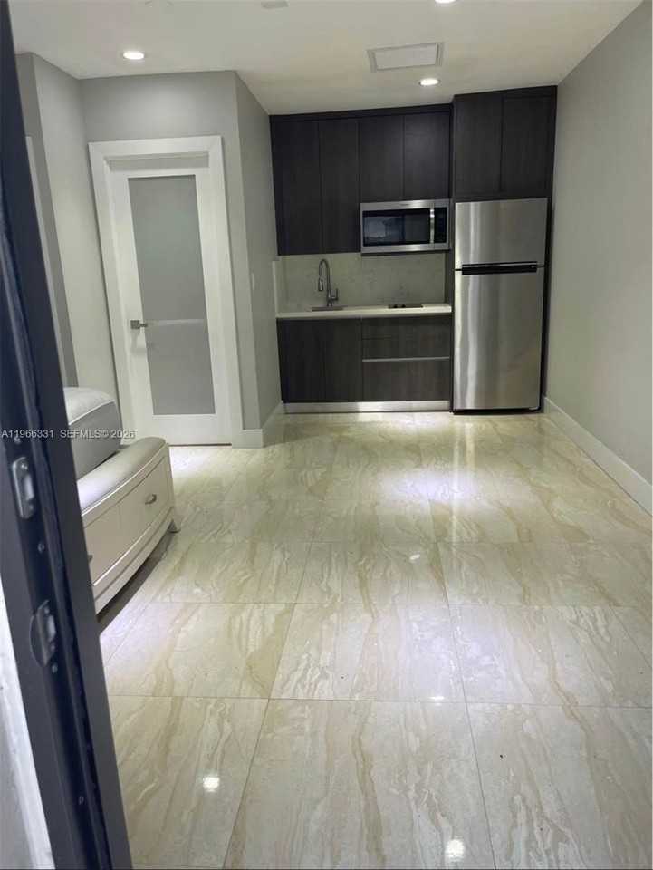 344 Nw 136th Pl #B - Photo 2 of 8