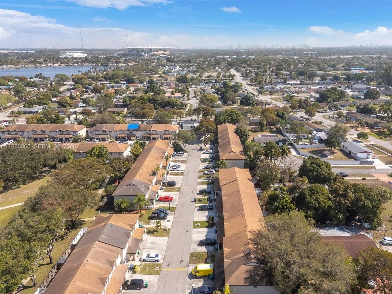 3364 Nw 197th Ter - Photo 6 of 38