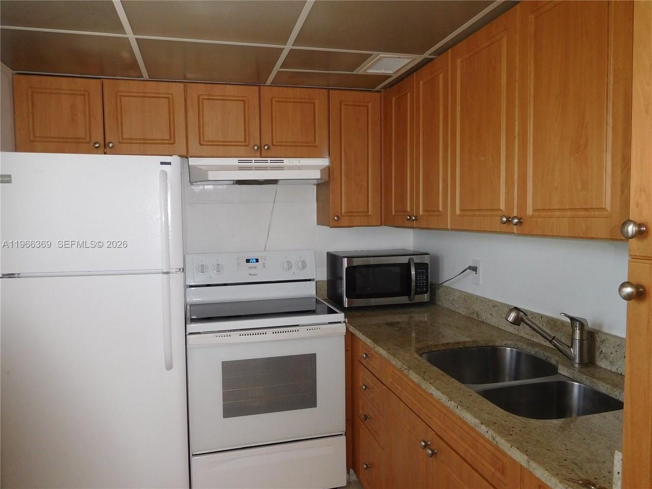 2810 Ne 201st Ter #G330 - Photo 4 of 11