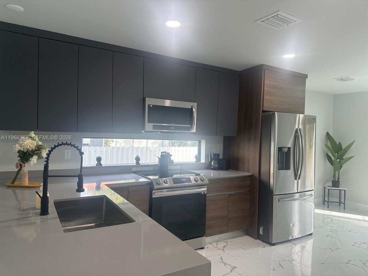 1074 Nw 61st St #B - Photo 4 of 15